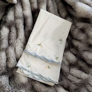 NEW! Laura Ashley 2 Pillowcases - Std